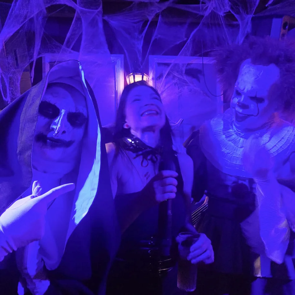 Personagens de terror fazendo medo na festa Personagens de terror fazendo medo na festa