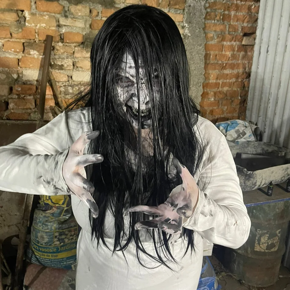 Figurino hiper-realista da Samara produzido pela Personagens de Terror para eventos Figurino hiper-realista da Samara produzido pela Personagens de Terror para eventos
